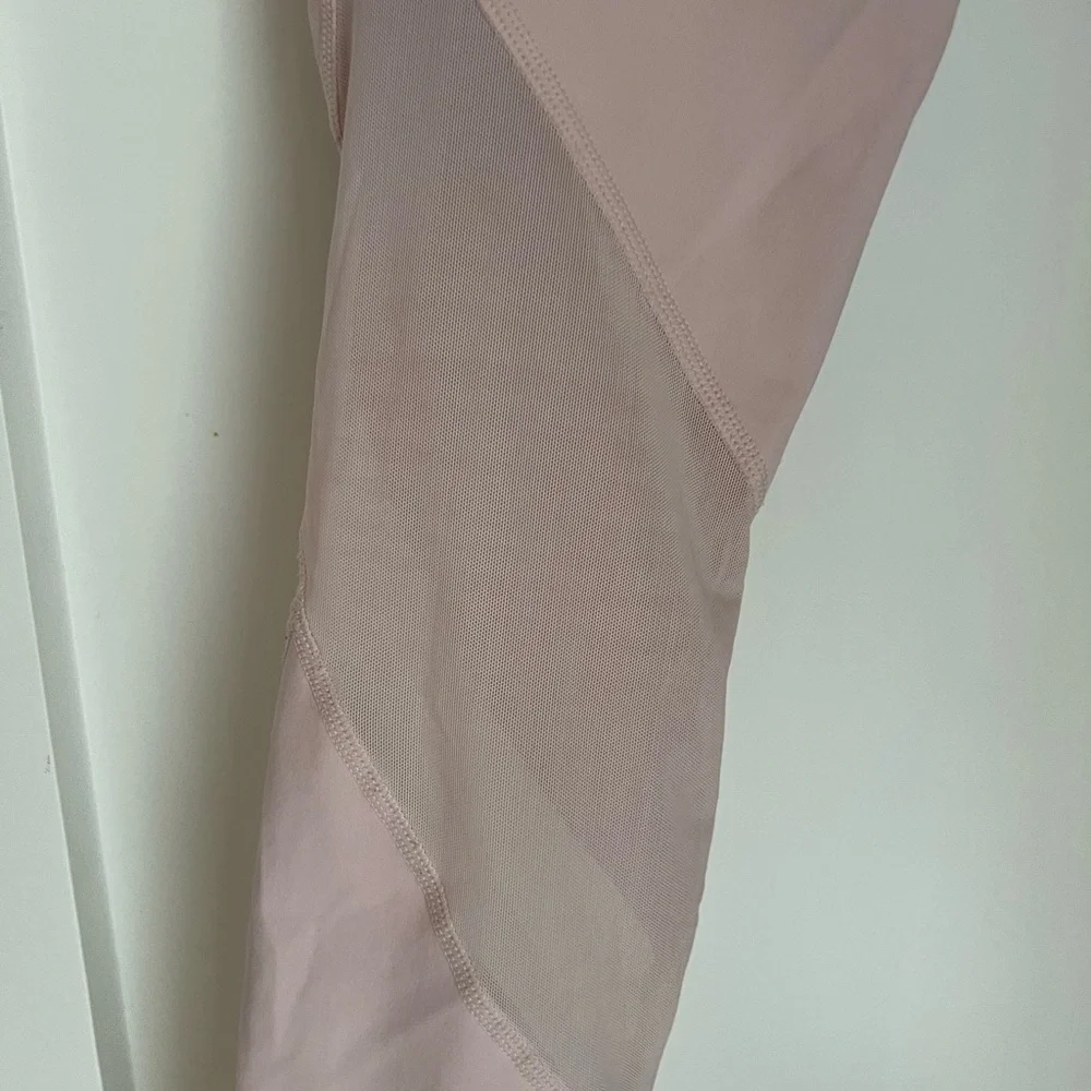 Athleta Ballerina Pink Eclipse Tight in size XS - Picture 6 of 10